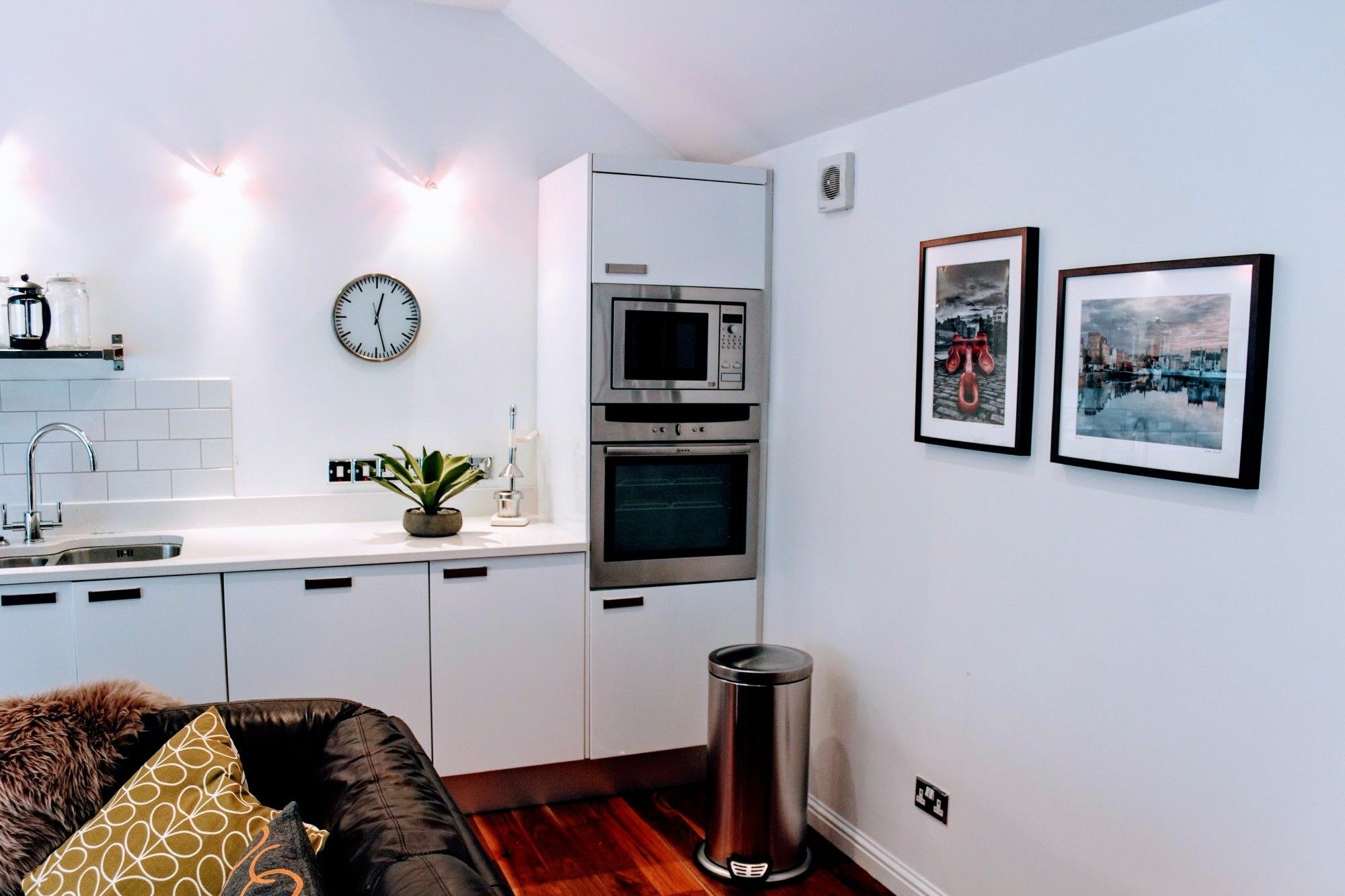 1 Bedroom House With Balcony Sleeps 2 Edinburgh